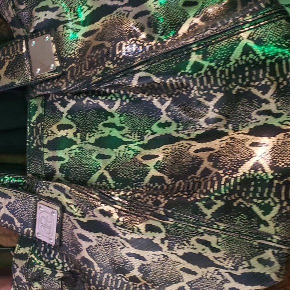 apc Black & Gold Snakeskin Print Bag EUC - Picture 13 of 15